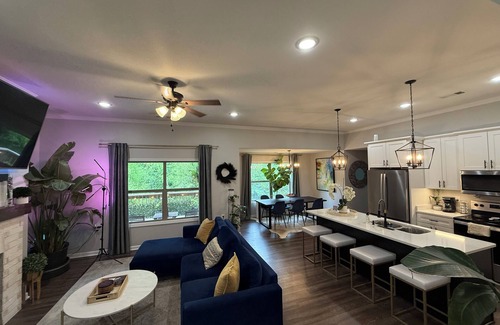 Batesville House | Welcome to Riverwood Retreat – Your Peaceful Hilltop Escape!