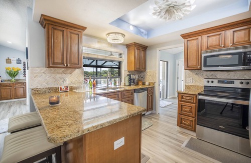 North Bay Hills House | welcome to safety Harbor house Florida .Close downtown main street, water front
