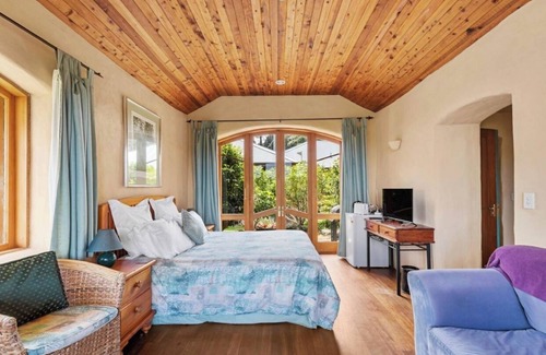 Tryphena Cabin | Welcome to Saltwater Stay!