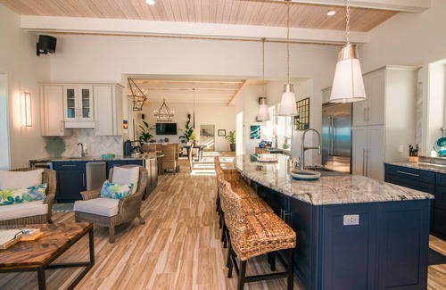 Tar Bay House | Welcome To Sandy Bum Relax In Luxury On TarBay Beach (4 Bedroom Listing)