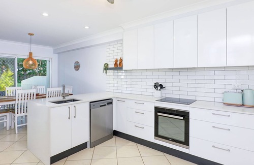 Korora House | Welcome to Shearwater Nest, your idyllic retreat nestled within the serene and picturesque Opal Cove