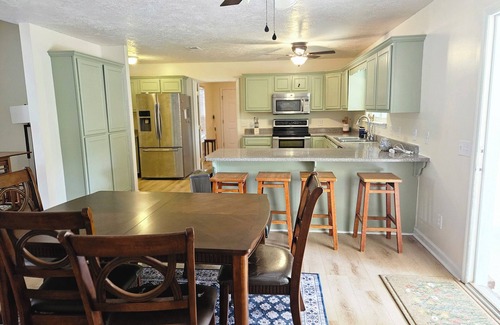 Hephzibah House | Welcome to Sunny Hephzibah! The CSRA's best-kept secret!