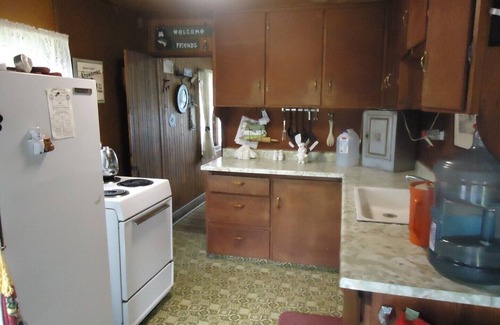 Frontenac Cottage | Welcome to Sweets Point, a Secluded Heritage Cottage on the shore of Bobs Lake, Ontario