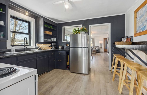 Crosby House | Welcome to the Black Loon. A charming 3-bedroom Mountain Bike home in Crosby