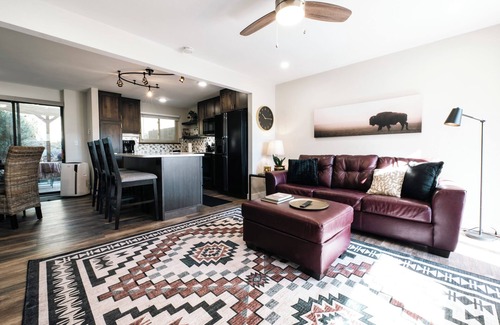 Sheridan House | Welcome to the center of activity in beautiful Sheridan, WY