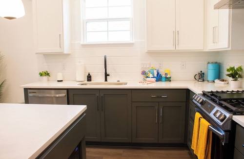 South Pensacola House | Welcome to the Garden Flat at East Hill House! Located in one of Pensacola’s most walkable area