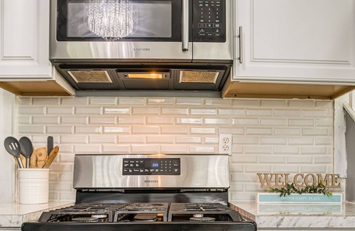Southside House | Welcome to The Hidden Gem, located in a well diverse community.