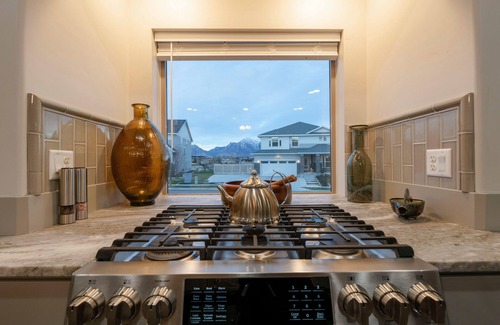 Lehi House | Welcome to The "Life Elevated" Home! Minutes to all ski resorts!