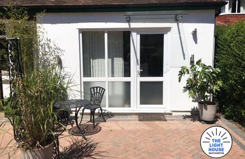 Southampton Apartment | Welcome to The Light House a tranquil city retreat.