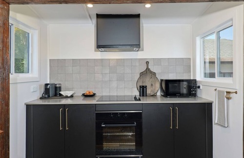Nambucca Heads House | Welcome to The Oyster Shack, taste and comfort combined in this beautifully renovated 3 bedroom home