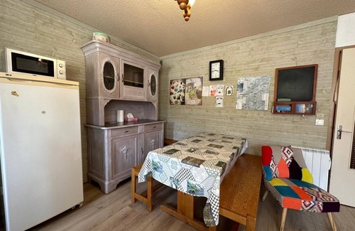Bellefontaine Apartment | Welcome to the OH JURA ski and hiking duplex!