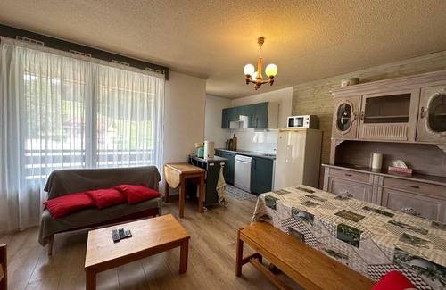 Bellefontaine Apartment | Welcome to the OH JURA ski and hiking duplex!