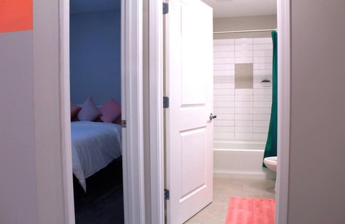 Midtown - Westport Apartment | Welcome to the Retro Room 2 bed 2 bath
