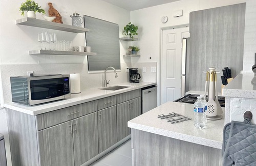 Central Oakland Park Apartment | Welcome to the Seahorse Cottage Apartment – Your Stylish Fort Lauderdale Escape