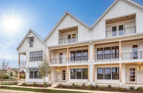 Downtown San Antonio House | Welcome to the Texan Den where Luxury meets Tranquility.