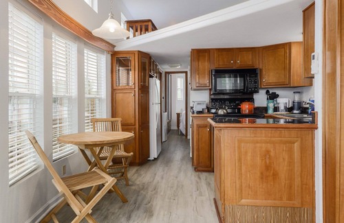 Spicewood Cottage | Welcome to The Tiny Haven at Hilltop Haven of Spicewood, Texas.