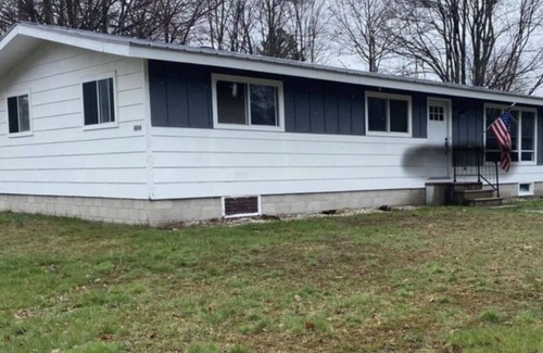 Sault Ste. Marie House | Welcome to the Neighborhood