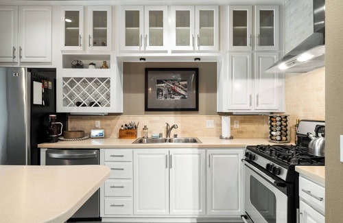 Sacramento House | Welcome to the Capital! 2 Bed 2 Bathroom, Loft-style townhome in West Sacramento