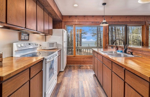 Harbor Springs House | Welcome to The Warner House in Harbor Springs, Michigan