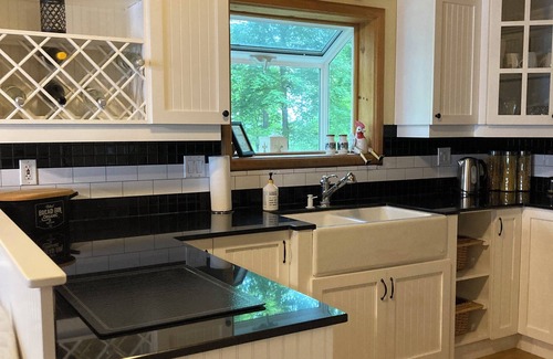 Marmora Cottage | Welcome to The Waters Edge on Crowe Lake