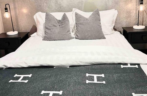 Kingston Apartment | Welcome to the Woolstore!