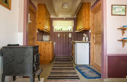 Lensvik House | Welcome to this venerable vacation home in Lensvik.