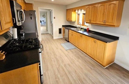 Picton House | Welcome to West Lake Retreat! Sandbanks & Hot Tub