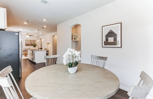Justin House | Welcome to Your Home-Away-From-Home in Charming Justin, Texas!