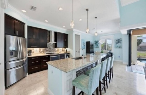 Oakland Hills House | Welcome to your perfect seasonal getaway!