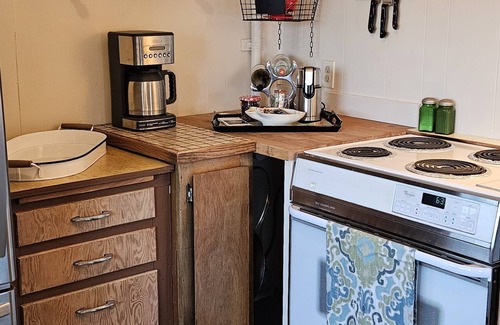 Gig Harbor Cabin | Welcome to your perfect weekend getaway right on the water!