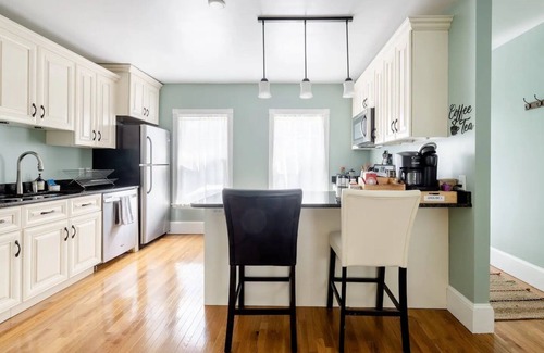 East Bayside Apartment | Welcome to Your Portland Haven: A Charming & Bright 2BR Retreat