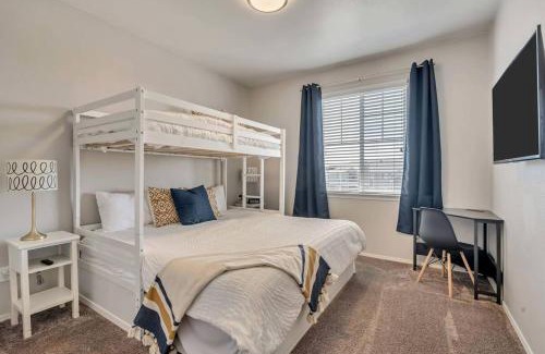 Clearfield Hotel | Welcoming 2BR Pool Gym Near Hill AFB & Lagoon
