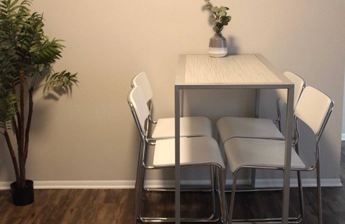 Ames Apartment | Welcoming 4BR near ISU with Pool