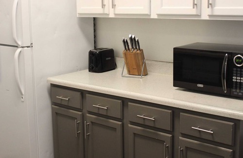 Ames Apartment | Welcoming 4BR near ISU with Pool