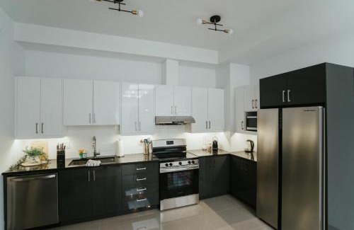 La Petite-Patrie Apartment | Welcoming and Light Filled 2bdr Apartment