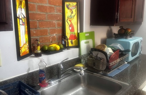 Hartford Apartment | Welcoming apartment with AC in the heart of Hartford