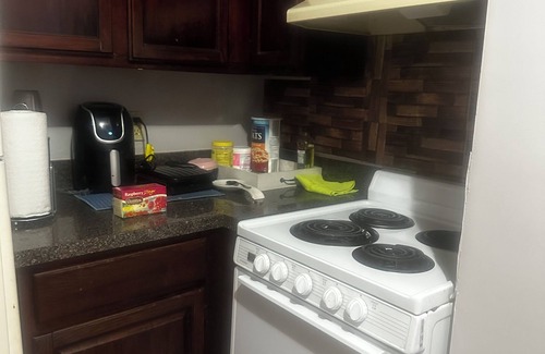 Hartford Apartment | Welcoming apartment with AC in the heart of Hartford
