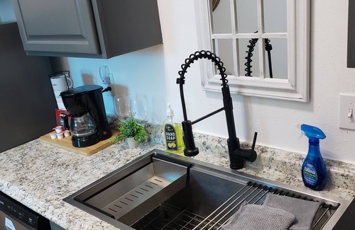 Joplin Condo | Welcoming, Cozy Condo in Convenient, Secure Location. Updated and Pet Friendly!