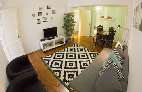 Santo Amaro Apartment | WELCOMING COZY LISBON APARTMENT