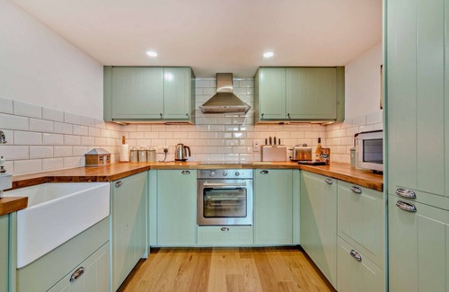 Stow-on-the-Wold Apartment | Welcoming dog friendly Apartment - The Old School House