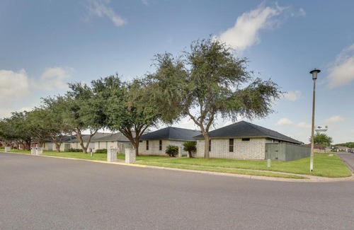 Edinburg Apartment | Welcoming Edinburg Apartment - Pet Friendly!