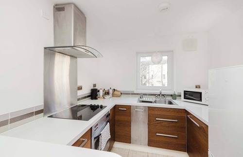 Leith Apartment | Welcoming Flat near Park