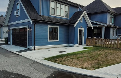 Sardis Apartment | Welcoming fully furnished bungalow with AC in Chilliwack
