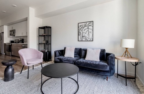 Hayward Apartment | Welcoming Hayward 1BR w/Heated Pool & Outdoor Kitchens, by Blueground