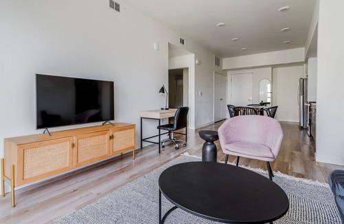 Hayward Apartment | Welcoming Hayward 1BR w/Heated Pool & Outdoor Kitchens, by Blueground