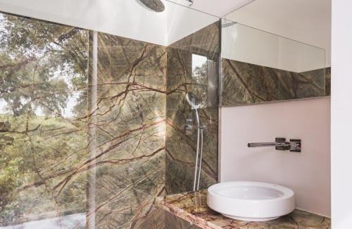 Foros de Vale de Figueira House | Welcoming house with pool in Montemor-o-Novo, lake view