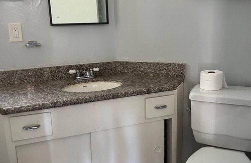 Adams Point Apartment | Welcoming Lake Merritt Parks & Gardens vibrant & cosy 1 bed/1Bath