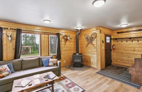 Meadow Lakes House | Welcoming Wasilla Cabin with Patio!