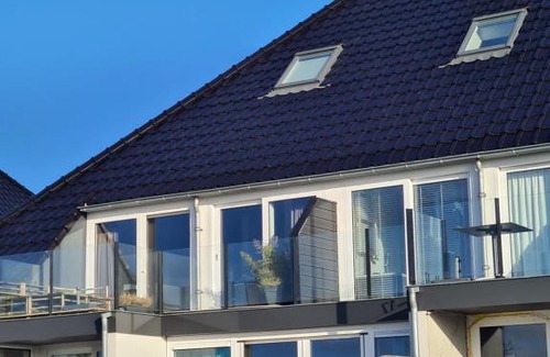 Offingawier Apartment | Welkom in mijn Studio bij het Snekermeer !