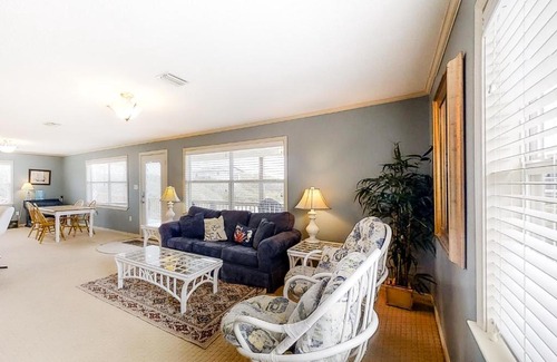 Surf Side Shores House | Well and Fair by Meyer Vacation Rentals